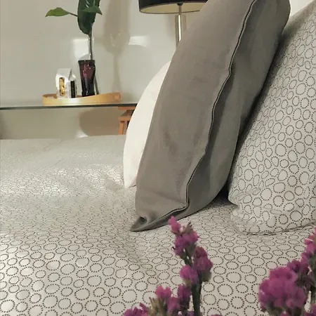 Baixa-chiado Cosy 5 Bedrooms דירה *