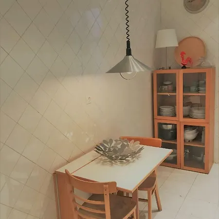 Baixa-chiado Cosy 5 Bedrooms דירה