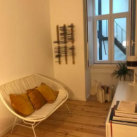 Baixa-chiado Cosy 5 Bedrooms דירה *