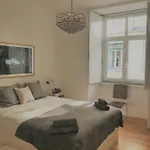 Baixa-chiado Cosy 5 Bedrooms